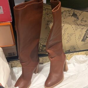 Banana Republic Cream Garment Bag with Black Drawstring